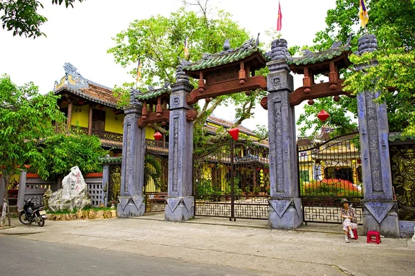 Tradycyjne pagoda w ulicy — Zdjęcie stockowe