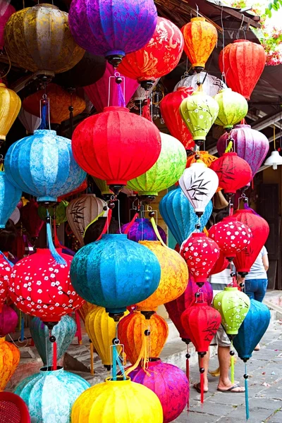 Lanterne artigianali nell'antica città di Hoi An — Foto Stock