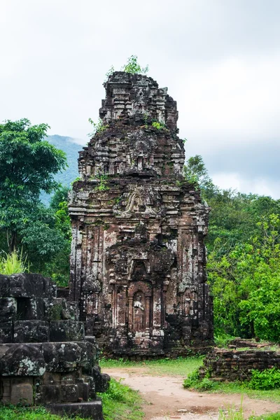 Ancient Hindu tamples of Cham culture — Stock Photo, Image