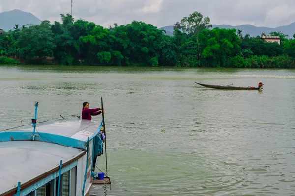 Boat station at Perfume River — Stock Photo, Image