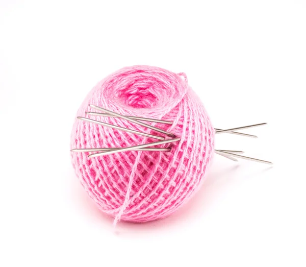 Lã com agulhas de tricô — Fotografia de Stock