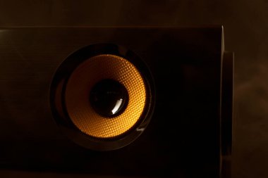 Sarı ses hoparlörünü kapat.