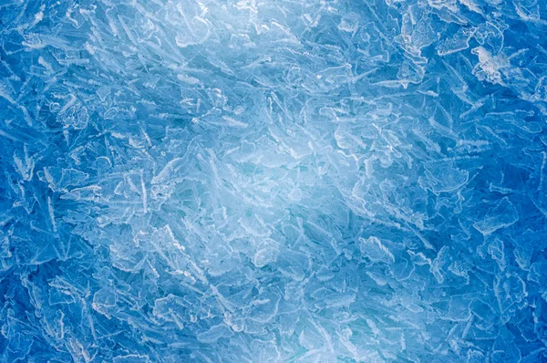 Modern Işıklandırmalı Donmuş Buz Kristallerinin Serin Mavi Kış Teması — Stok fotoğraf
