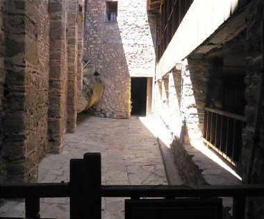 Yunanistan 'ın dağlarındaki Meteora dağları ve manastırları