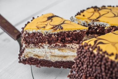 Muz pasta plaka üzerinde