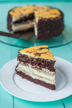 Muz pasta plaka üzerinde