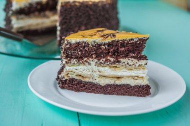 Muz pasta plaka üzerinde