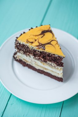 Muz pasta plaka üzerinde