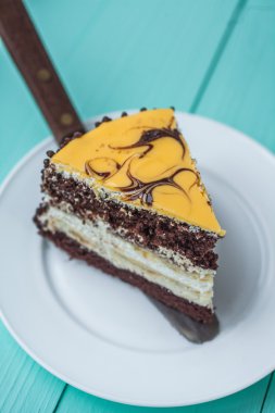 Muz pasta plaka üzerinde