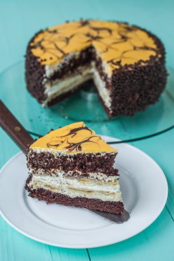 Muz pasta plaka üzerinde