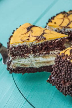 Muz pasta plaka üzerinde