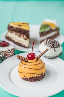  bir sürü farklı kek