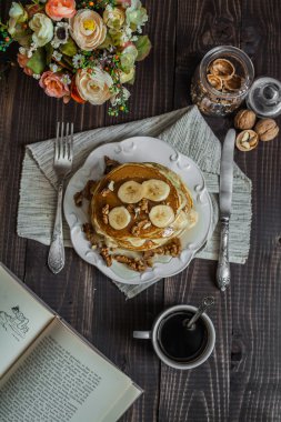 Tatlım, fındık ve muz ile gözleme