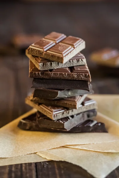 Milk and dark chocolate — Stock Photo, Image