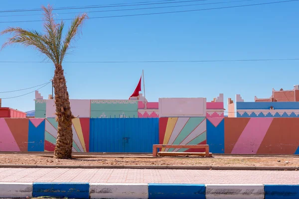 Ângulo Largo Tiro Edifícios Coloridos Palmeira Cidade Tagonite Draa Valley — Fotografia de Stock