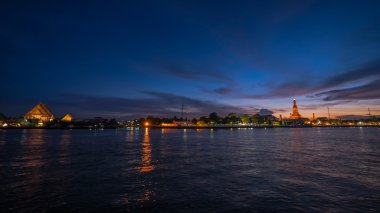 Günbatımı Chao Phraya River, Bangkok, Tayland