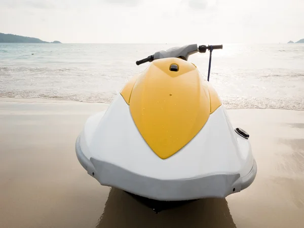 Water scooter op het strand — Stockfoto