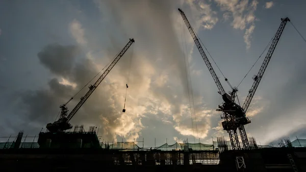 Silhouette of a building under Construction — Stock Photo, Image