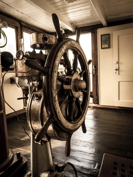 Vintage steering wheel — Stock Photo, Image