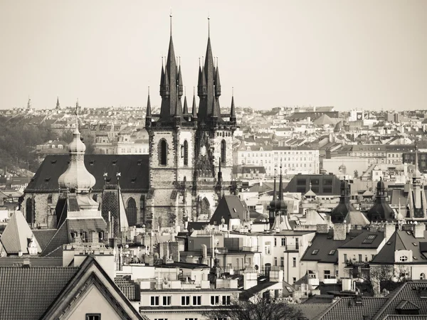 Prager Altstadt mit Frauenkirche vor dem Rathaus — Stockfoto
