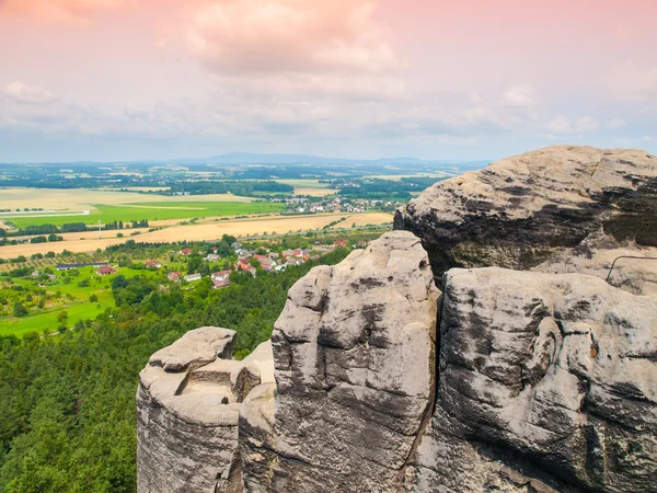 Formação de rochas de arenito em Bohemian Paradise — Fotografia de Stock