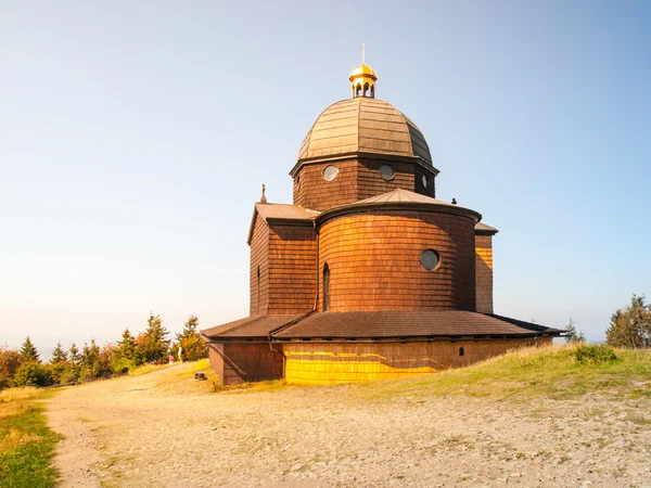 Wooden chapel on the top of Radhost Mountain in Beskids — Stock Photo, Image