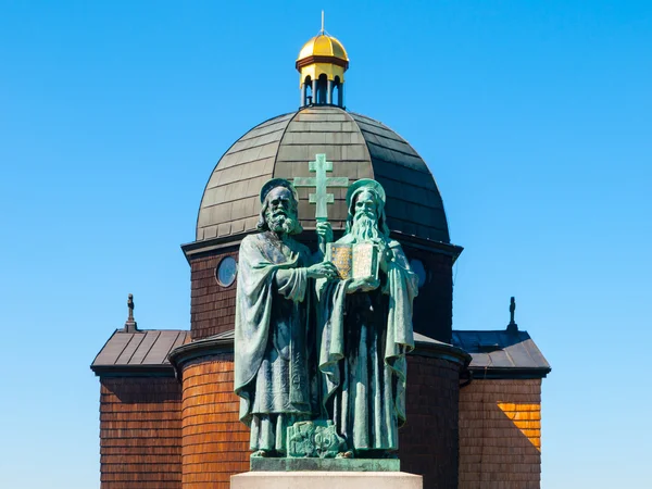 Статуя Святого Кирилла и Мефодия на горе Радхост — стоковое фото