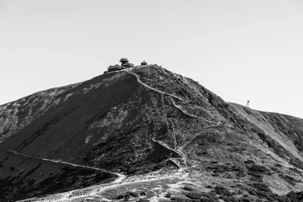 Snezka - Tjeckiens högsta berg. Krkonose nationalpark, jättestora berg — Stockfoto