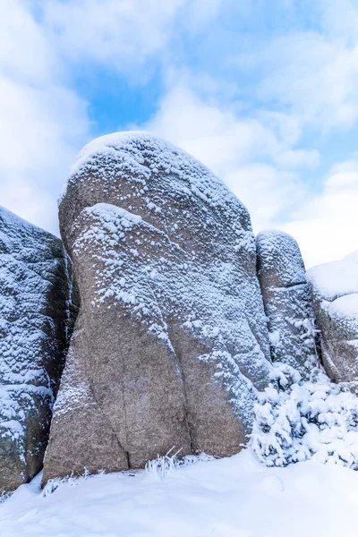 Rocce granitiche invernali — Foto Stock