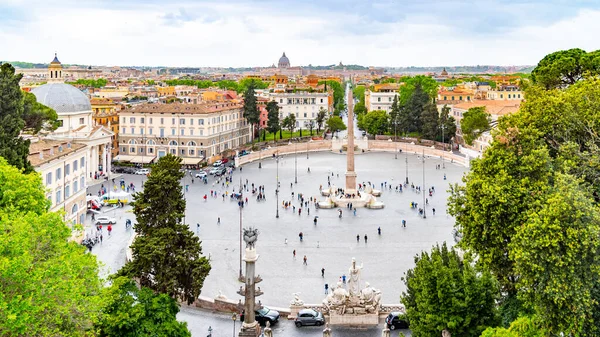 Piazza del Popolo en Roma — Foto de Stock