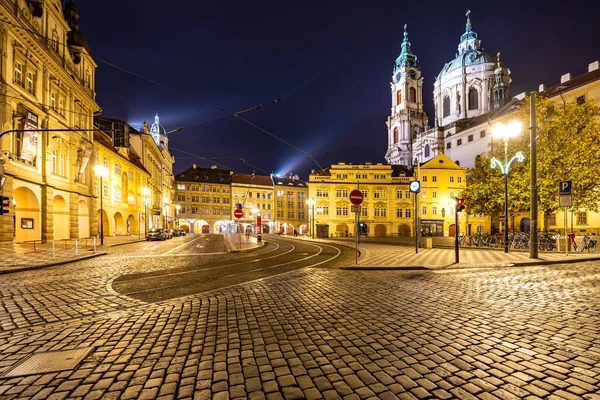 Ciudad Pequeña de Praga por la noche — Foto de Stock