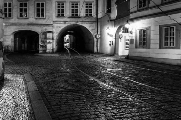 Tunelul întunecat din strada Letenska din Praga — Fotografie, imagine de stoc