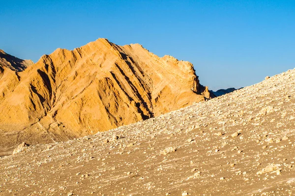 Скалистый пейзаж пустыни Атакама — стоковое фото