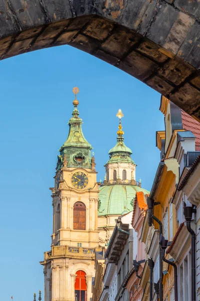 St Nicholas Bell Tower in Praag — Stockfoto