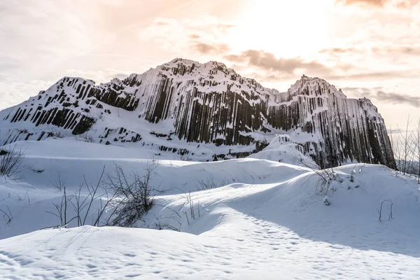 Bergorgelpipor på vintern — Stockfoto
