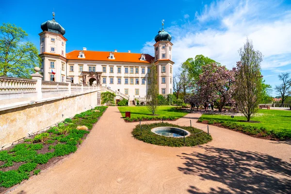 Mnišek pod Brdy - romantický zámek — Stock fotografie