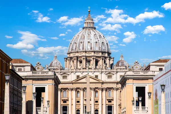 Basílica Papal de São Pedro no Vaticano — Fotografia de Stock