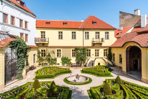 Vrtbovska jardín barroco en Praga — Foto de Stock