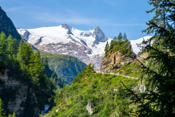 Alpes altos com glaciar — Fotografia de Stock