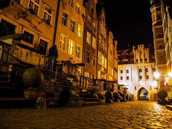Mariacka gatan i gdansk på natten — Stockfoto