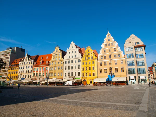 Marknaden fyrkantiga byggnader i wroclaw — Stockfoto