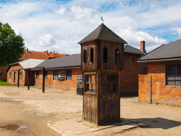 Strážní věž v koncentračním táboře — Stock fotografie