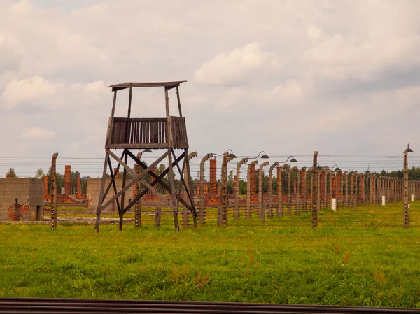 Trä guard tower i koncentrationsläger — Stockfoto