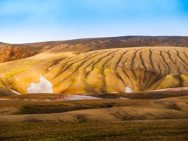 Ландманналогарские разноцветные радужные горы — стоковое фото