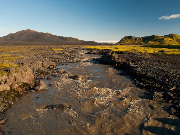 Wilde IJslandse rivier — Stockfoto