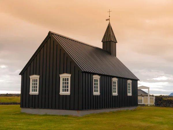 Iglesia de madera negra — Foto de Stock