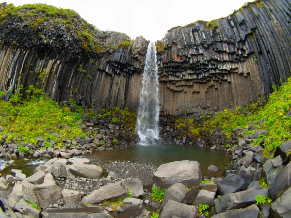 Svartifoss vattenfall — Stockfoto