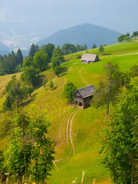 Paisagem tradicional da montanha eslovena — Fotografia de Stock