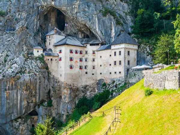 Castillo de Predjama — Foto de Stock