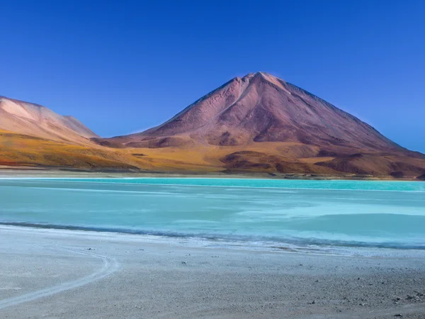 Laguna Verde e Vulcão Licancabur — Fotografia de Stock